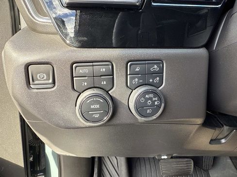 Used 2025 Chevrolet Silverado 1500 LT Trail Boss w/ Convenience Package II image 30