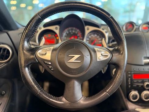 Used 2014 Nissan 370Z Touring RWD image 23