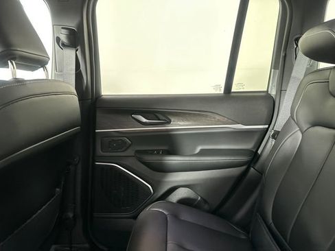New 2026 Jeep Grand Cherokee Limited AWD/4WD image 15