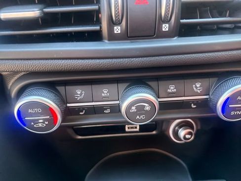 Used 2022 Alfa Romeo Giulia Veloce image 12