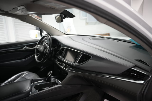 Used 2018 Buick Enclave Essence AWD/4WD image 24
