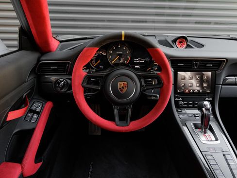 Certified 2019 Porsche 911 GT2 RS RWD image 23