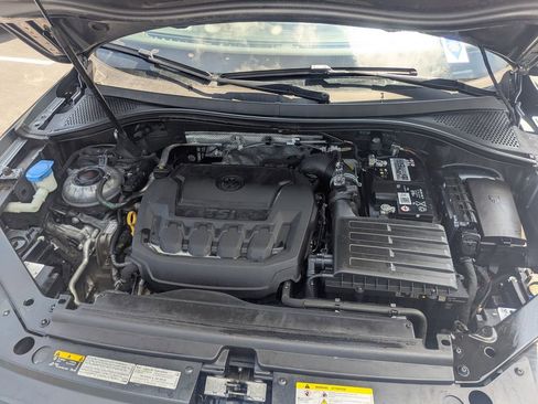 Used 2022 Volkswagen Tiguan SE image 39