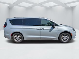 Used 2024 Chrysler Pacifica Touring-L FWD video 2