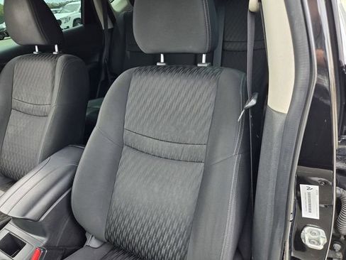 Used 2019 Nissan Rogue S FWD image 12