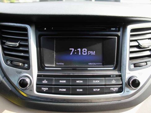 Used 2016 Hyundai Tucson SE w/ Option Group 02 FWD image 17