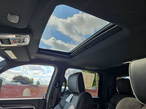 New 2026 RAM 3500 Laramie AWD/4WD image 28