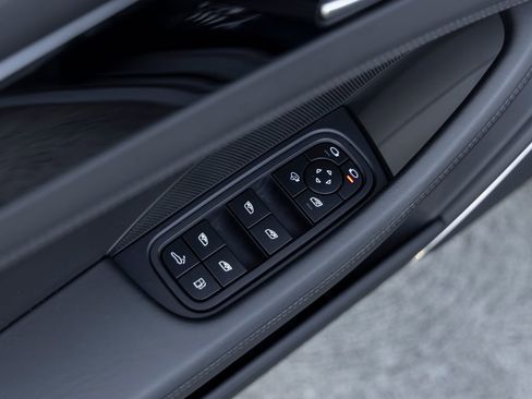 Certified 2022 Porsche Panamera 4S AWD/4WD image 24