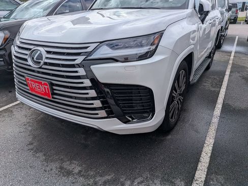 Used 2026 Lexus LX 600 4WD w/ Accessory Package (Z1) image 2