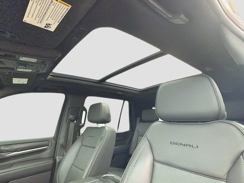 Used 2021 GMC Yukon Denali w/ Denali Premium Package RWD image 23