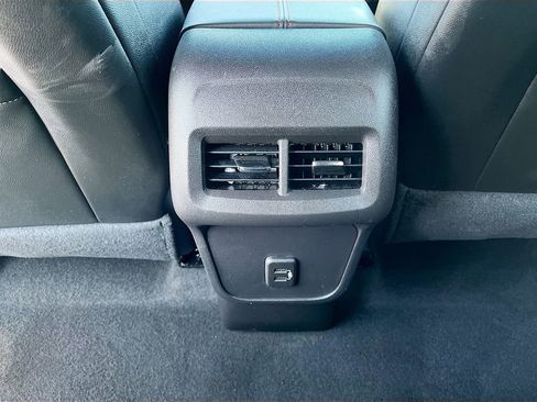 Used 2024 Chevrolet Equinox RS image 25