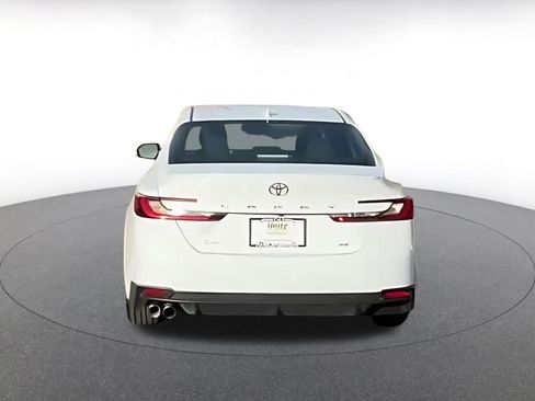 Used 2025 Toyota Camry SE image 10