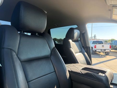 Used 2017 Toyota Tundra SR5 w/ SR5 Upgrade Package image 8