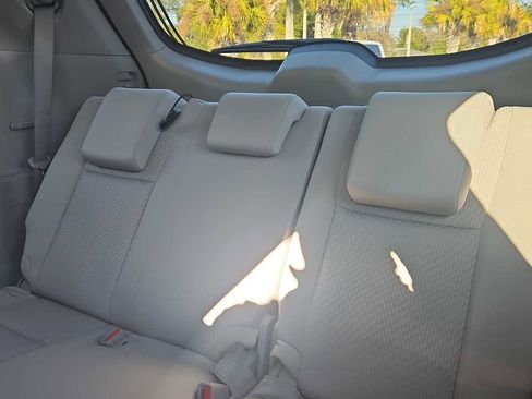 Used 2019 Toyota Highlander LE image 25