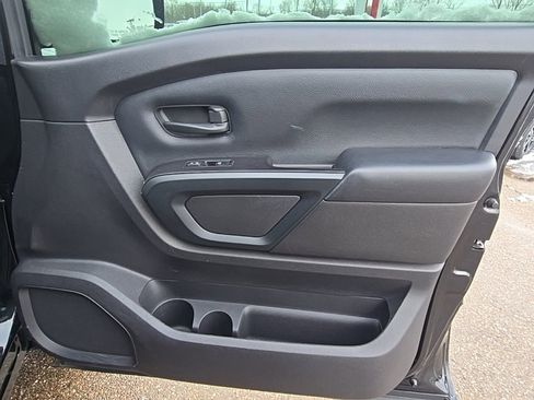 Used 2019 Nissan Titan S image 21