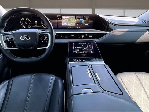 Used 2025 INFINITI QX80 Sensory AWD/4WD image 16