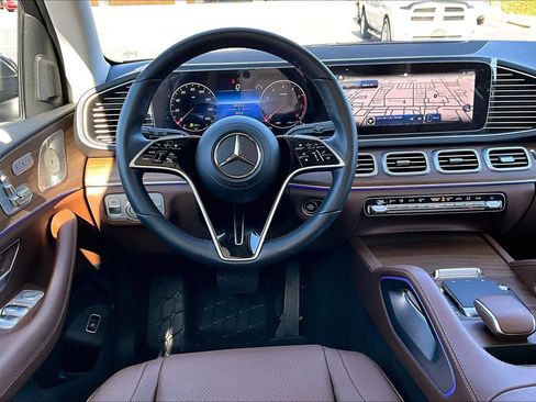 Used 2025 Mercedes-Benz GLE 350 4MATIC image 5