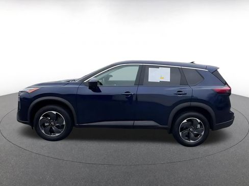 Used 2025 Nissan Rogue SV image 9