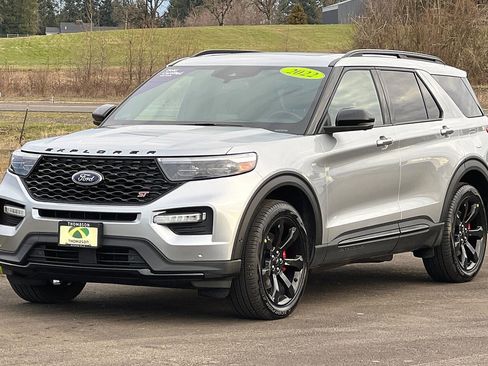 Used 2022 Ford Explorer ST w/ Equipment Group 401A image 8
