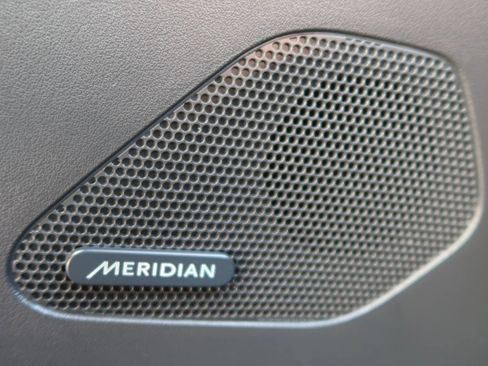 Used 2020 Jaguar F-PACE S image 31