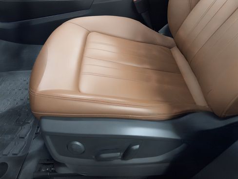 Used 2022 Audi Q5 2.0T Premium w/ Convenience Package image 16