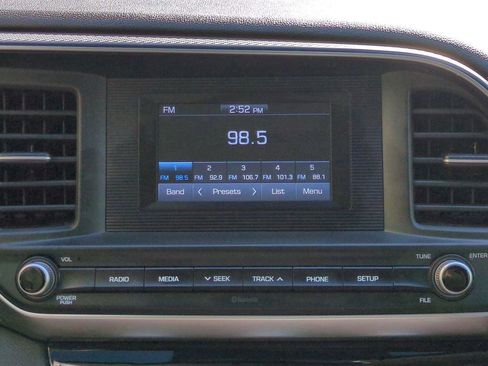 Used 2019 Hyundai Elantra SE w/ Cargo Package image 14