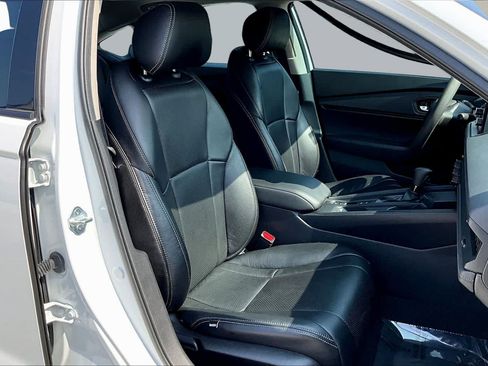 Used 2024 Honda Accord EX image 9