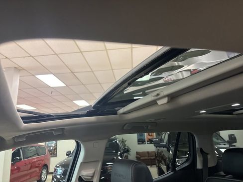 Used 2020 GMC Acadia Denali w/ Denali Ultimate Package image 23