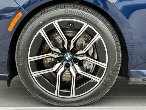 Used 2023 BMW i7 xDrive60 AWD/4WD image 32