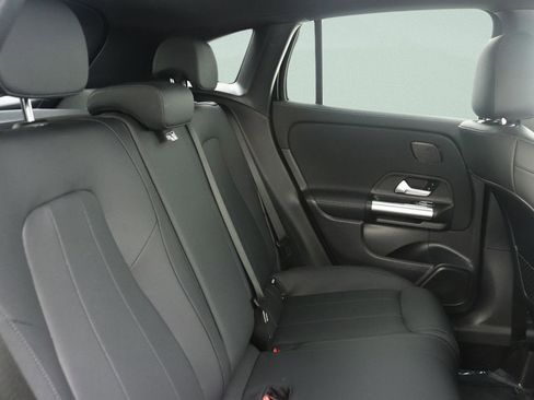 New 2026 Mercedes-Benz GLA 250 image 8