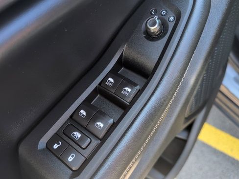 Used 2023 Jeep Grand Cherokee Altitude image 23