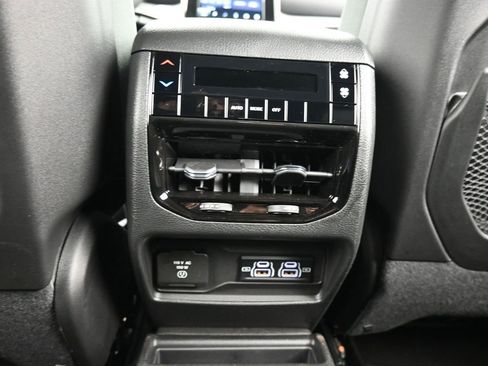 New 2026 Jeep Grand Cherokee L Laredo image 13