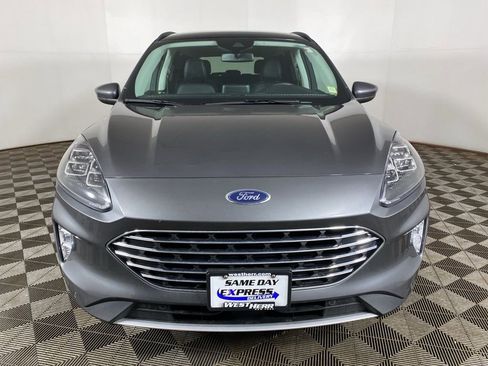 Used 2022 Ford Escape Titanium w/ Class II Trailer Tow Package image 11