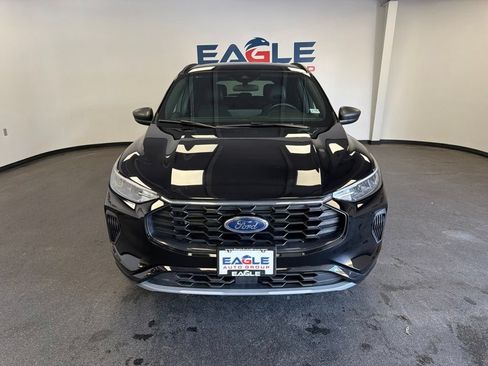 Used 2023 Ford Escape ST-Line w/ Tech Pack #1 AWD/4WD image 2