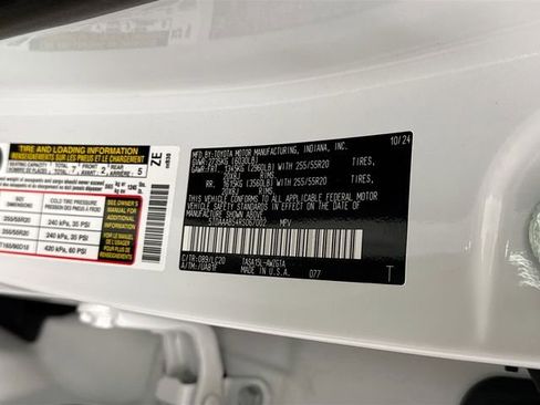 Used 2024 Toyota Grand Highlander AWD image 34