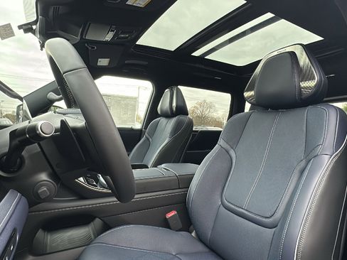 New 2026 INFINITI QX80 4WD image 8