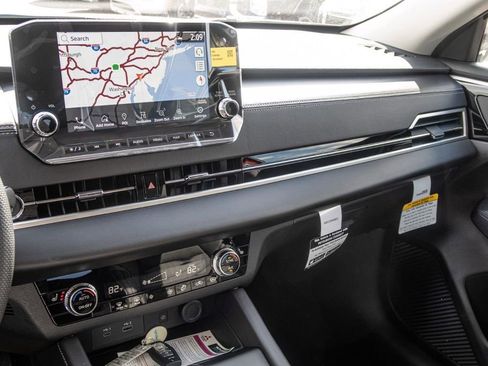 New 2025 Mitsubishi Outlander 4WD Plug-In Hybrid image 37