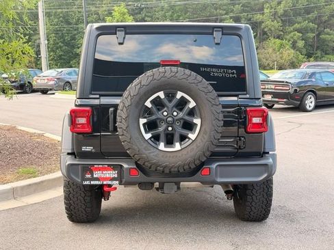 Used 2025 Jeep Wrangler Unlimited Rubicon AWD/4WD image 11