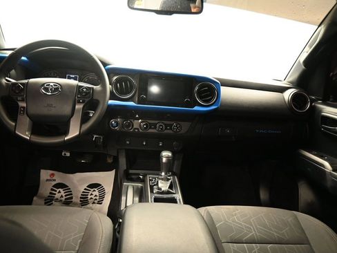 Used 2017 Toyota Tacoma TRD Off-Road w/ Tow Package (A/T) AWD/4WD image 14