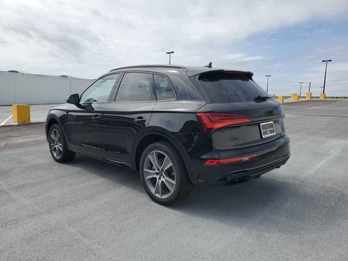 Certified 2025 Audi Q5 2.0T Premium w/ Convenience Plus Package image 4