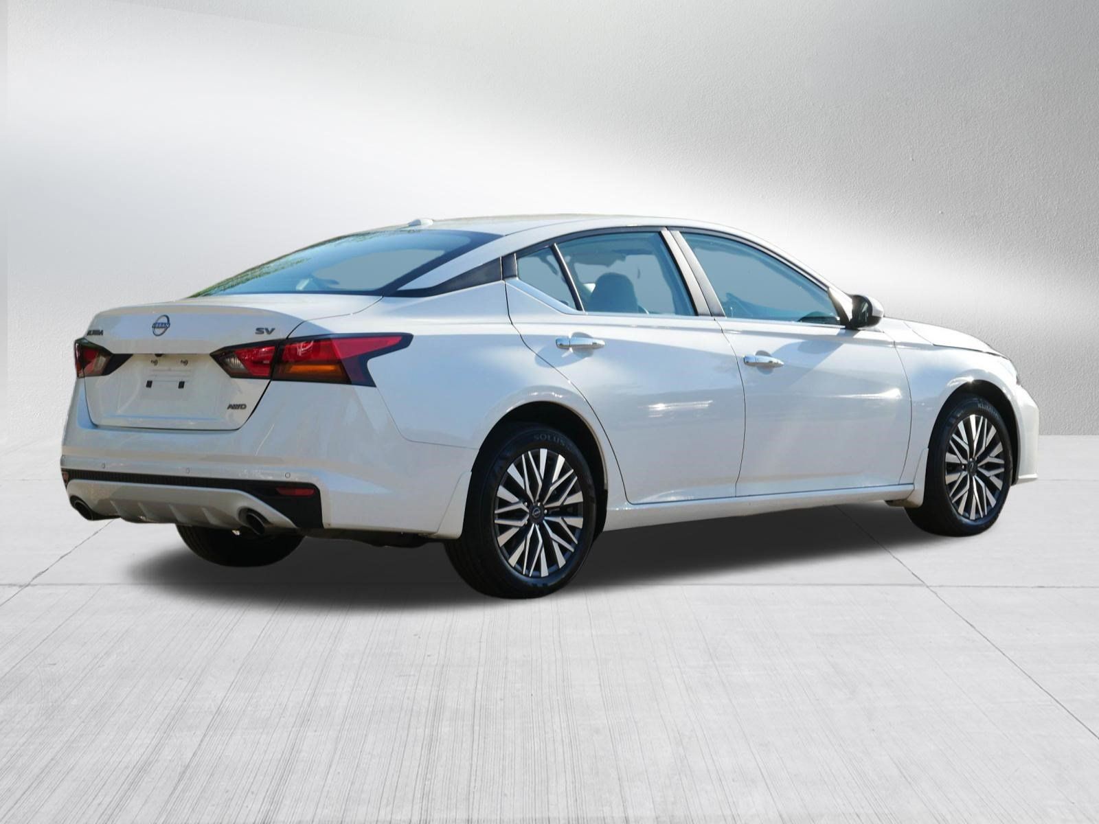 Certified 2024 Nissan Altima 2.5 SV w/ SV Premium Package AWD/4WD image 7