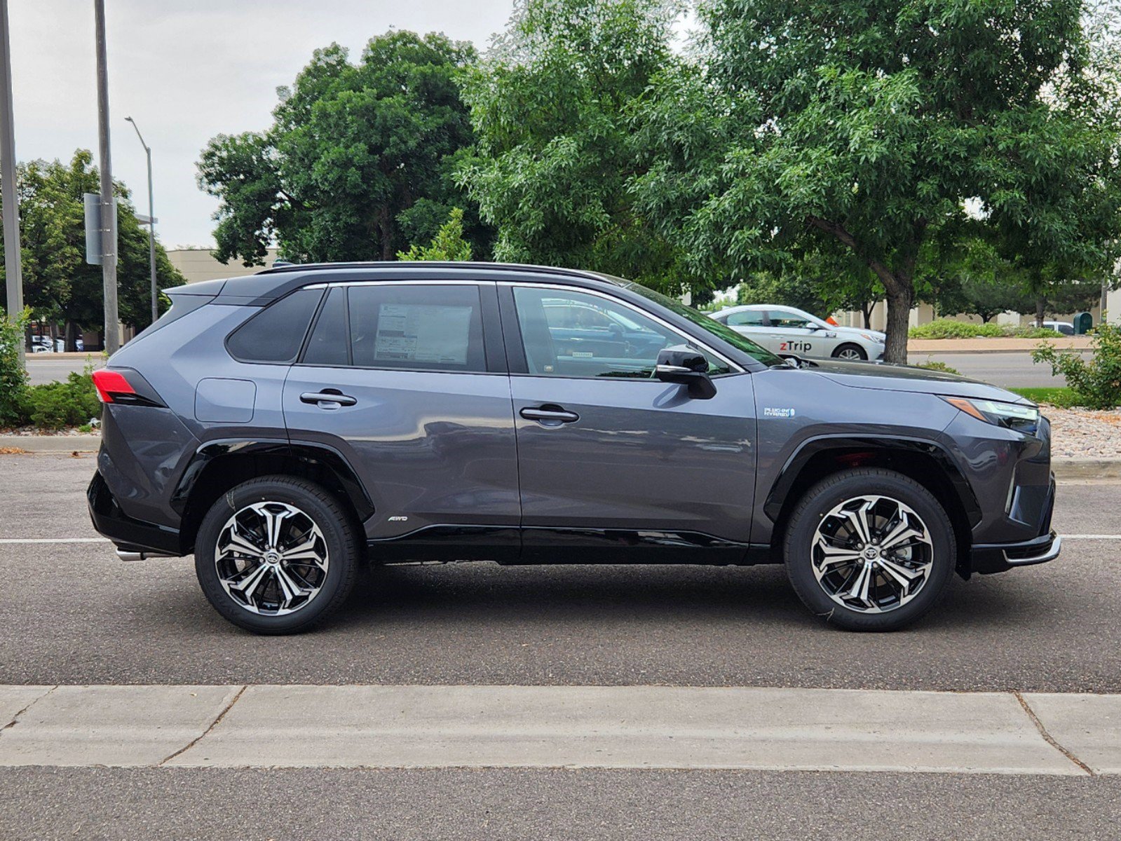 New 2024 Toyota RAV4 XSE w/ Weather Package AWD/4WD image 2