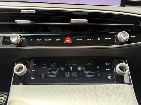 New 2026 Genesis GV70 2.5T Sport Prestige AWD/4WD image 19