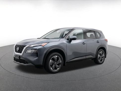 Used 2025 Nissan Rogue SV AWD/4WD image 3