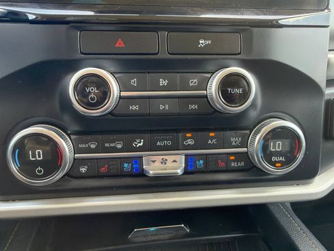 Used 2023 Ford Expedition XLT RWD image 33