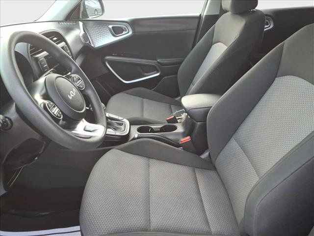Used 2024 Kia Soul LX w/ Option Group 015 FWD image 33