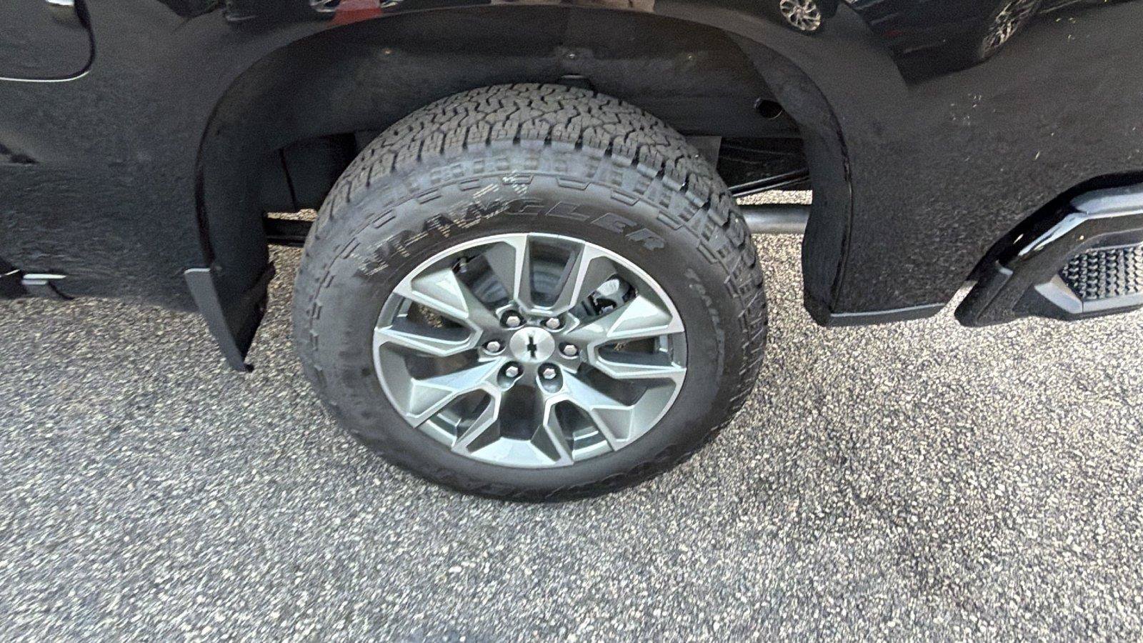 New 2026 Chevrolet Silverado 1500 RST w/ RST All Star Premium Package AWD/4WD image 12