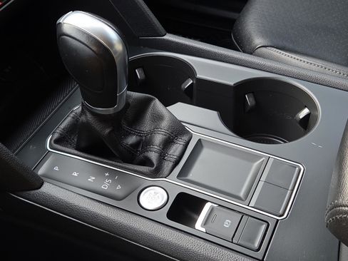 Used 2019 Volkswagen Atlas SE image 28