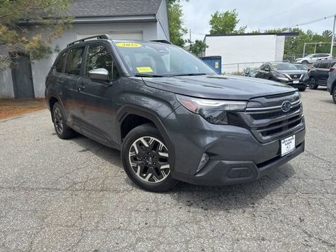 Certified 2025 Subaru Forester Premium AWD/4WD image 1