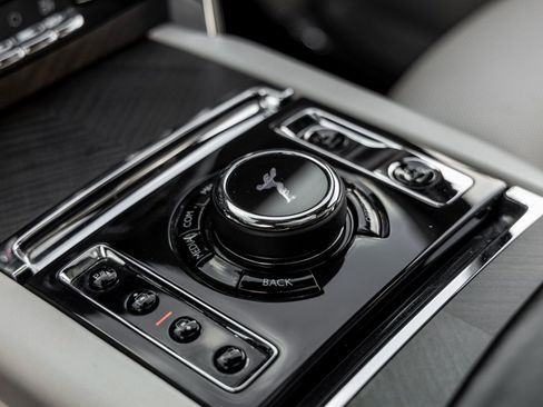 Used 2019 Rolls-Royce Cullinan image 35